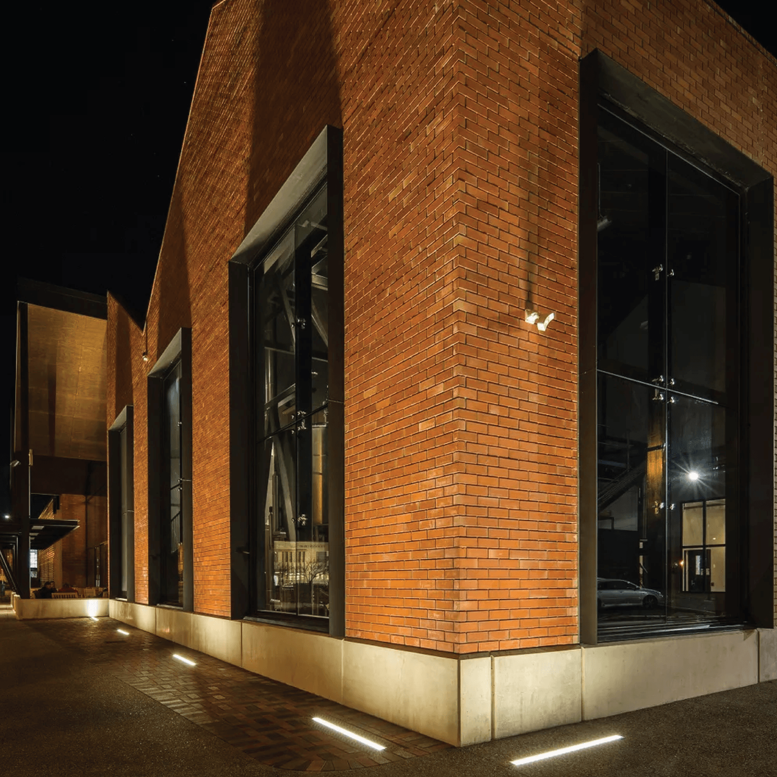 Lumenpulse Lumenfacade Max Colour Changing view 4